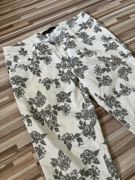 Kvetované nohavice, gate,38