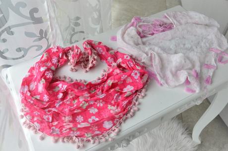 Brmbolcový šál, takko