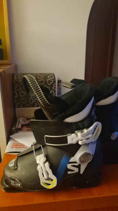 Lyze s lyziarkami, prilba, elan,130-139 cm