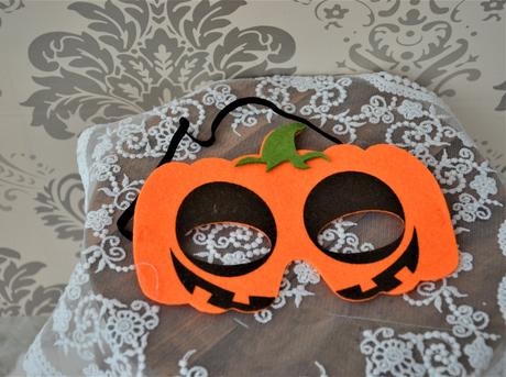 Škraboška na tvár-haloween,