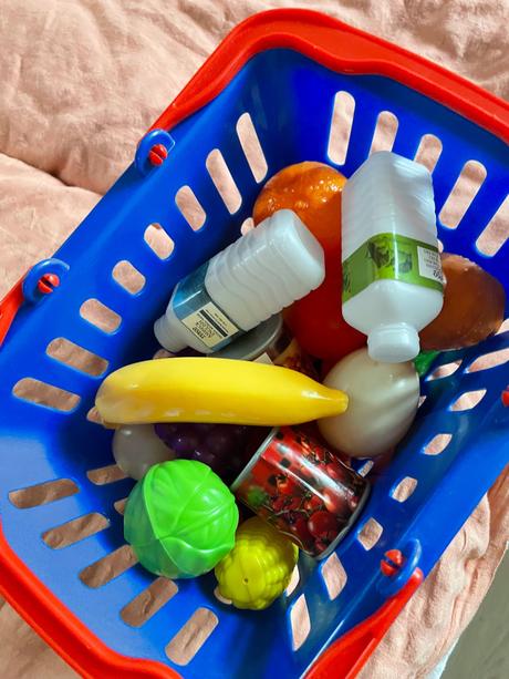 Nákupný košík s tovarom, 