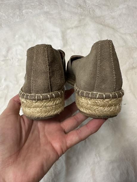 Espadrilky bledohnedé so zlatou niťou vpredu guess, guess,40