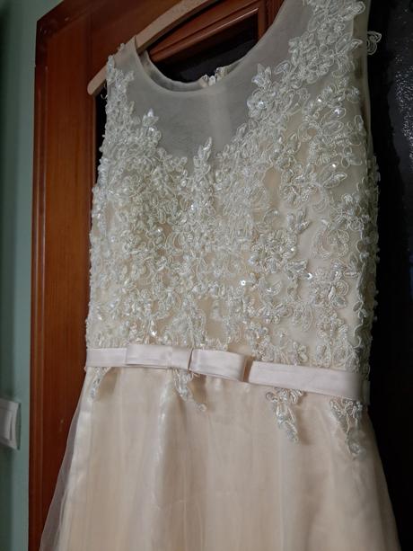 Slávnostné šaty, m