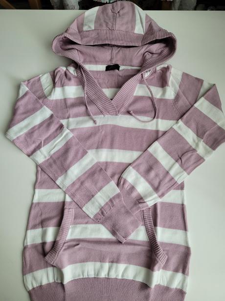 Sveter s kapucnou, s