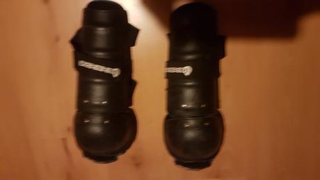 Chrániče /kolenačky na futbal, 