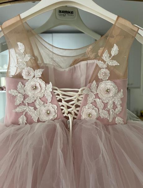 Saty 3-6 a 6-8 rokov stali 950 eur kazde, 128