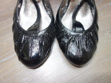 Takmer nenosene cierne lodicky, baťa,38