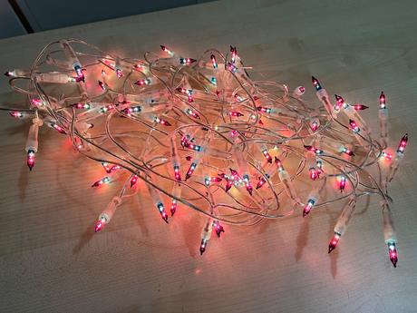 Dve svetelné reťaze,