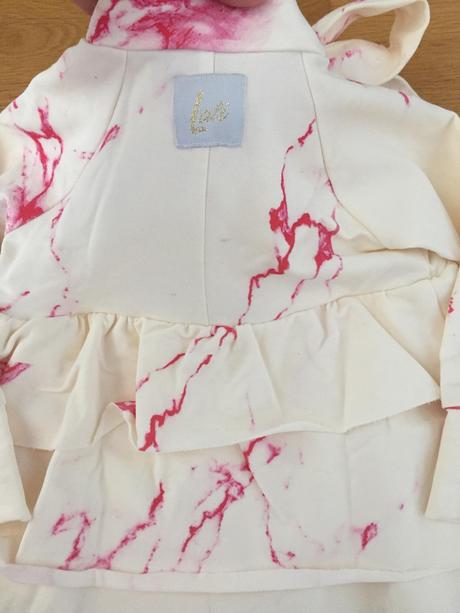 Pohodlne volanikove saty, 92