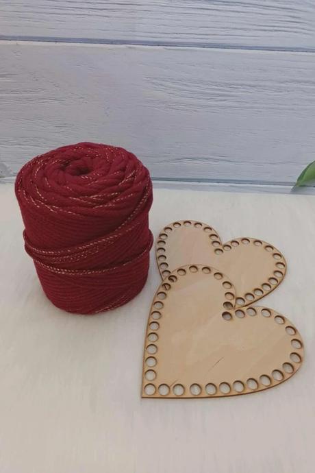 Sada na háčkovaný košík červená srdce, 