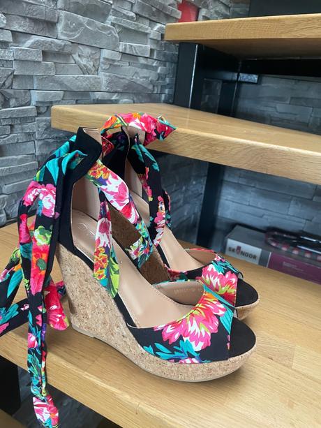 Ovinovacie sandalky tina & co, 40