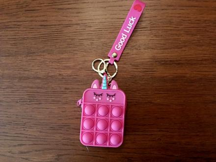 Pop it v tvare kapsičky, 