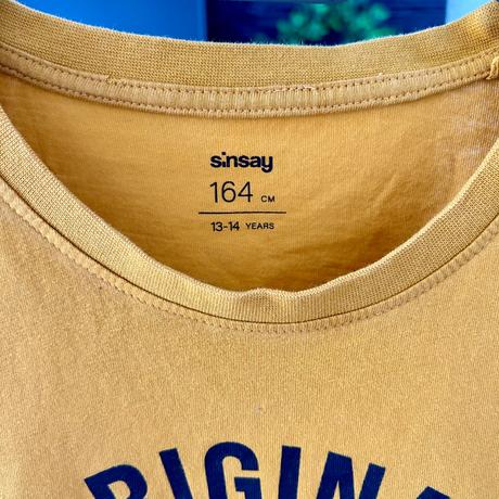 Tričko horčicovej farby a modré kraťasy grátis, sinsay,164