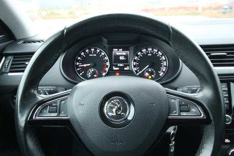 Škoda octavia combi 2.0 tdi style - bratislava, škoda