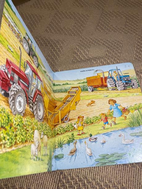 Leporelo moja pestrá knižka o motorových vozidlách,