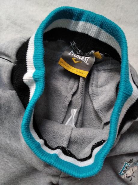 Hrubšie tepláky, 146