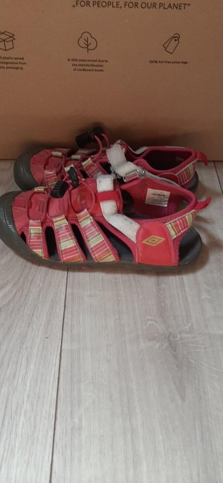 Sportove sandalky, umbro,33