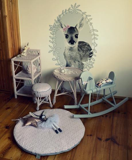 Prútený stolík okrúhly,