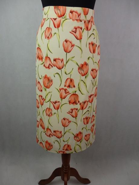 Kvalitná elegantná sukňa, 48