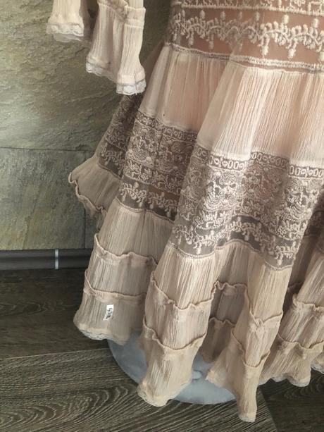 Krásne šaty s aj na plavky, s