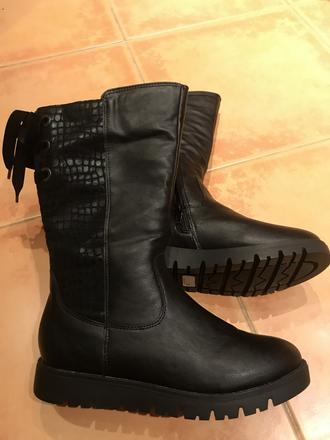 Nové čižmy nenosené, humanic,35