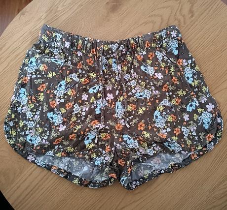 Šortky, vero moda,m