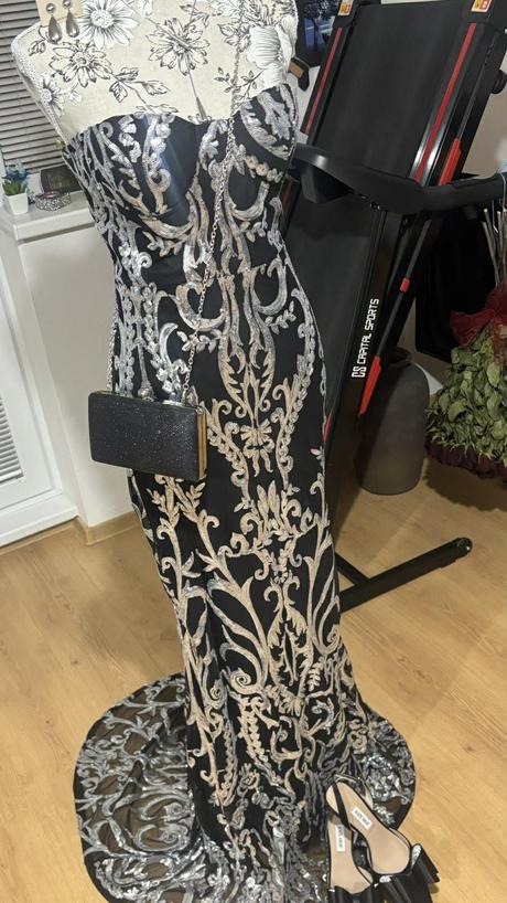 Nádherné spoločenské šaty, m