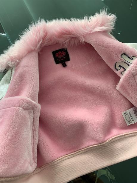 Juicy couture kozusinova strieborná bombera, 110