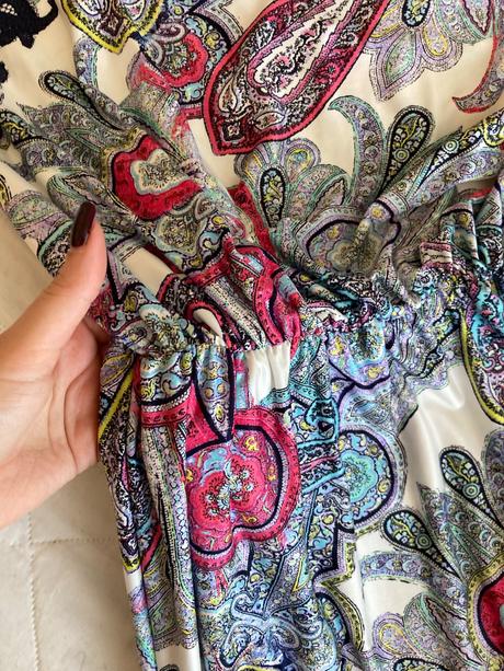 Šaty s gumičkou v pase, 42