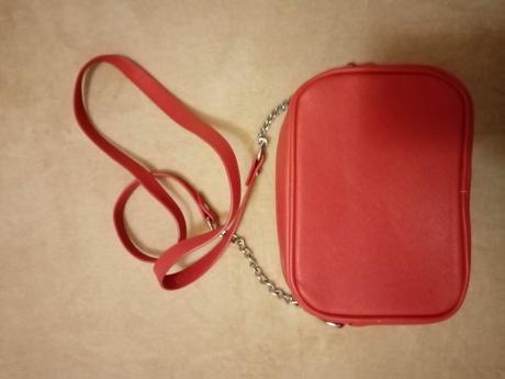 Červená kabelka, 