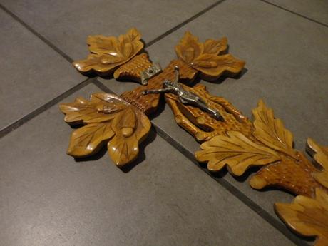 Svätý kríž ježiša drevený - 2 druhy, 