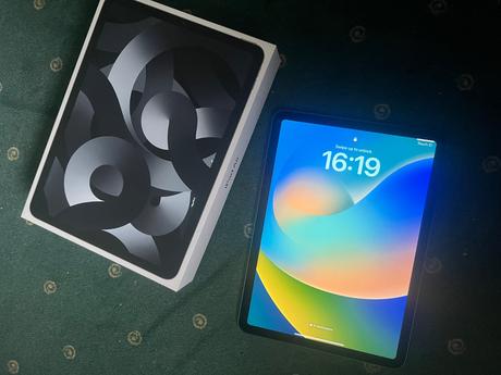 Apple ipad air 5th gen + magic keyboard + apple pe, apple