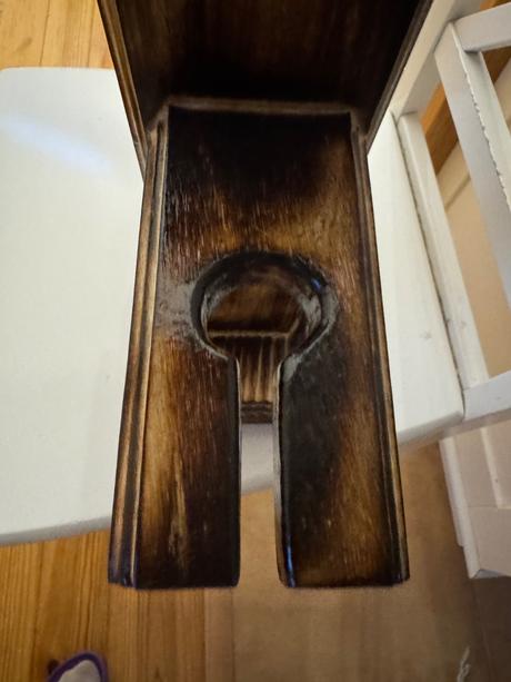 Stojan na víno a poháre,