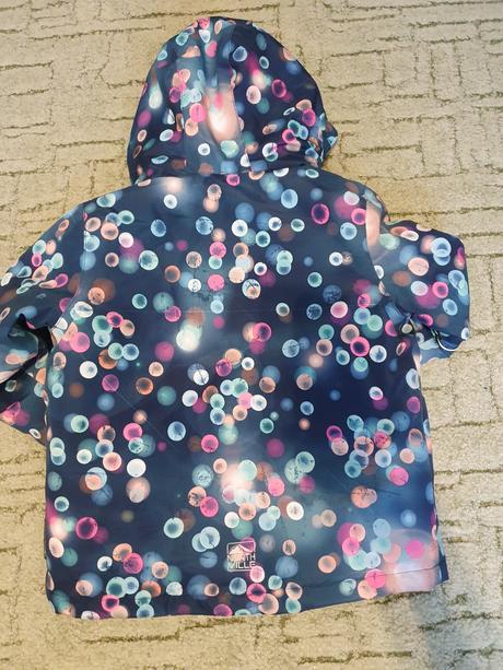 Lyžiarska bunda -perfektná, 104