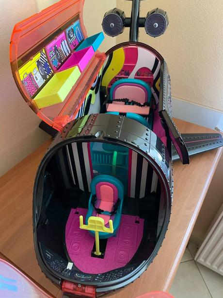 Lietadlo lol surprise, 