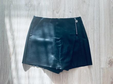 Štýlový koženkový skort značky zara, zara,m
