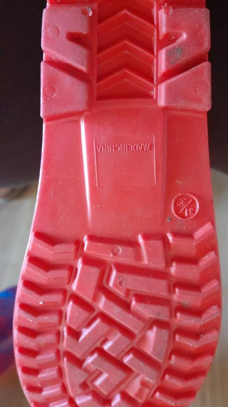 Gumáky spiderman, 32