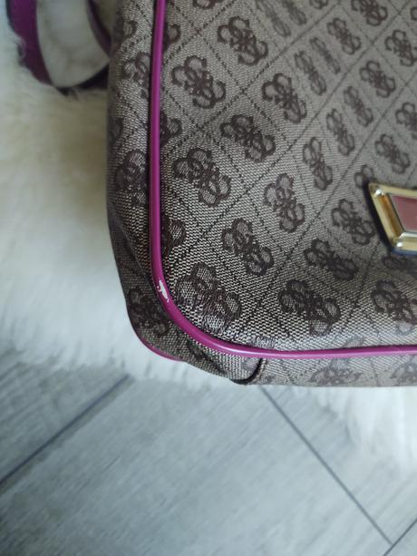 Kabelka guess, guess