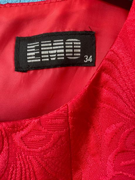 Krasne spoločenské šaty, 34