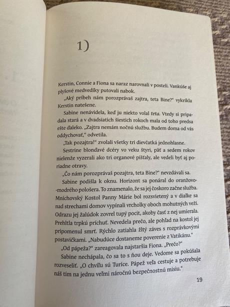 Čas smrti stará detská kniha a niekoľko ohavných v,