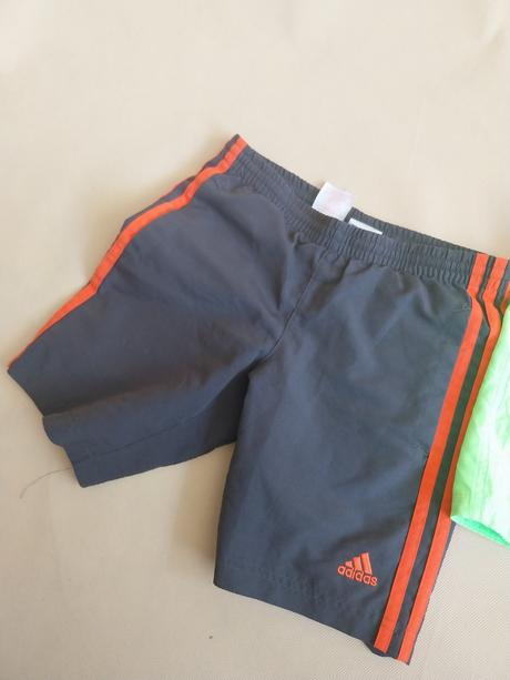 2x kratasy ..cena spolu, adidas,110