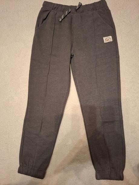 Teplaky 134, sinsay,134