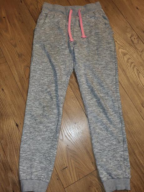 Teplaky sede 146, 146