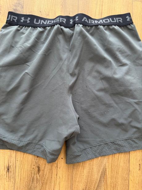 Športové kraťasy, under armour,l