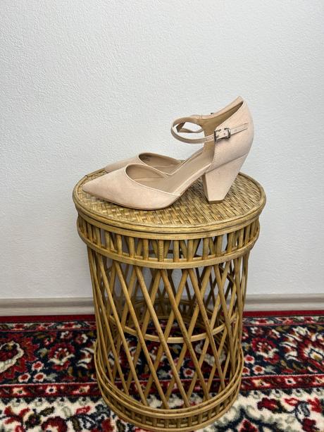 Nude krémové béžové lodičky sandále asos, 36