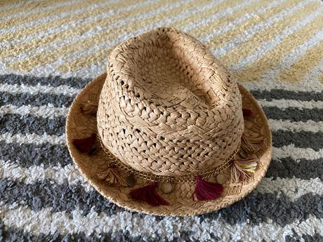 Klobúk s retiazkami 128/140, takko,104