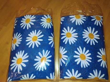 Tmavomodré s margarétkami, 