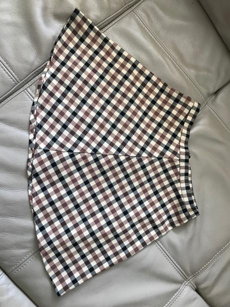 Sukňa značky edited, s