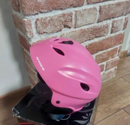 Lyžiarska prilba, l