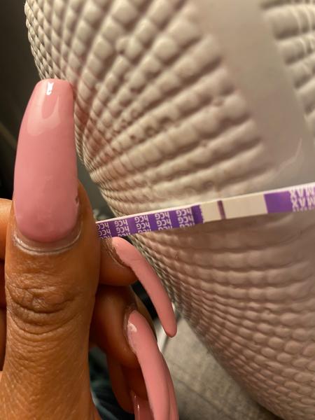 Je tehotenský test pozitívny alebo negatívny?